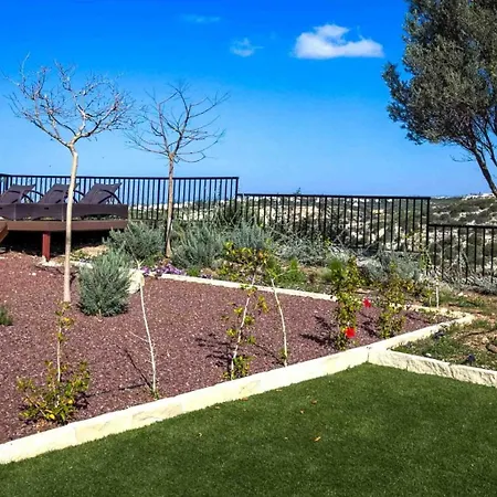 Beautiful, Modern Iz01 With Private Garden And Hot Tub On Aphrodite Hills