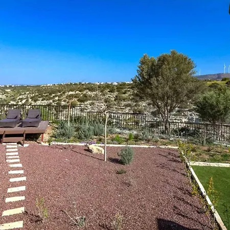 Beautiful, Modern Iz01 With Private Garden And Hot Tub On Aphrodite Hills