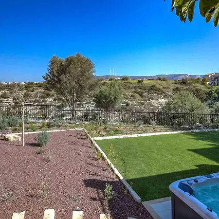 Villa Beautiful, Modern Iz01 With Private Garden And Hot Tub On Aphrodite Hills *