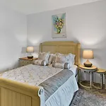 Beautiful, Modern Iz01 With Private Garden And Hot Tub On Aphrodite Hills Villa Kouklia