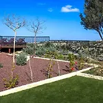 Beautiful, Modern Iz01 With Private Garden And Hot Tub On Aphrodite Hills