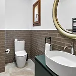 Villa Beautiful, Modern Iz01 With Private Garden And Hot Tub On Aphrodite Hills Kouklia
