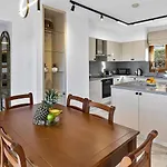 Villa Beautiful, Modern Iz01 With Private Garden And Hot Tub On Aphrodite Hills