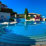 Beautiful, Modern Iz01 With Private Garden And Hot Tub On Aphrodite Hills Villa Kouklia
