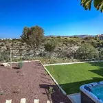 Villa Beautiful, Modern Iz01 With Private Garden And Hot Tub On Aphrodite Hills *