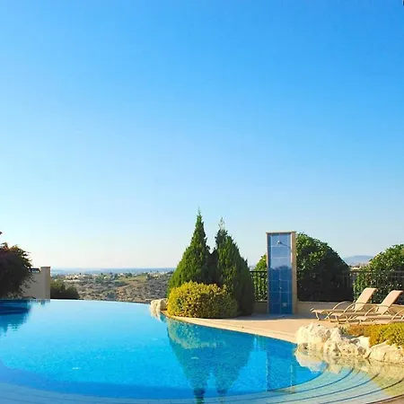 Villa Beautiful, Modern Iz01 With Private Garden And Hot Tub On Aphrodite Hills