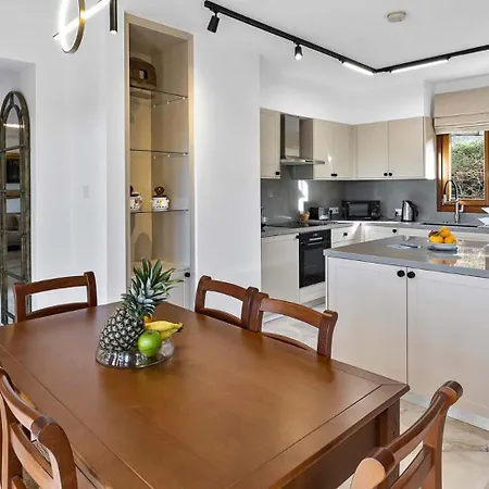 Villa Beautiful, Modern Iz01 With Private Garden And Hot Tub On Aphrodite Hills