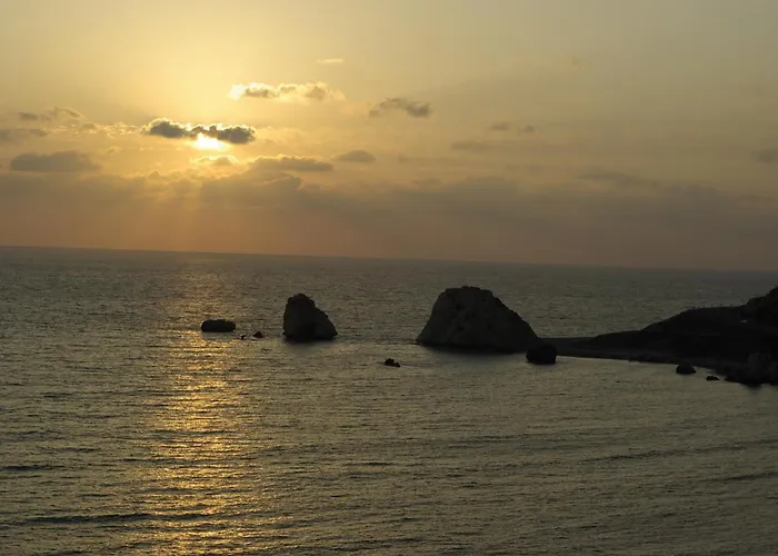 Beautiful, Modern Iz01 With Private Garden And Hot Tub On Aphrodite Hills * クークリア