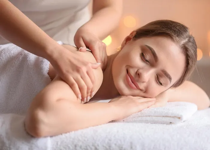 Beautiful, Modern Iz01 With Private Garden And Hot Tub On Aphrodite Hills *