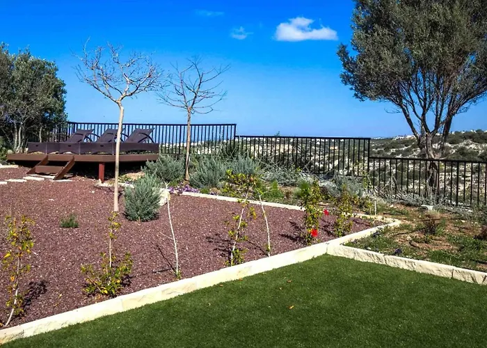 Beautiful, Modern Iz01 With Private Garden And Hot Tub On Aphrodite Hills