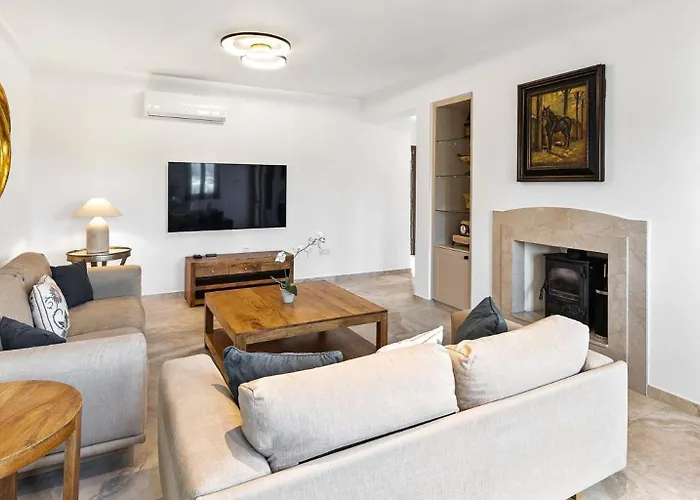 ヴィラ Beautiful, Modern Iz01 With Private Garden And Hot Tub On Aphrodite Hills