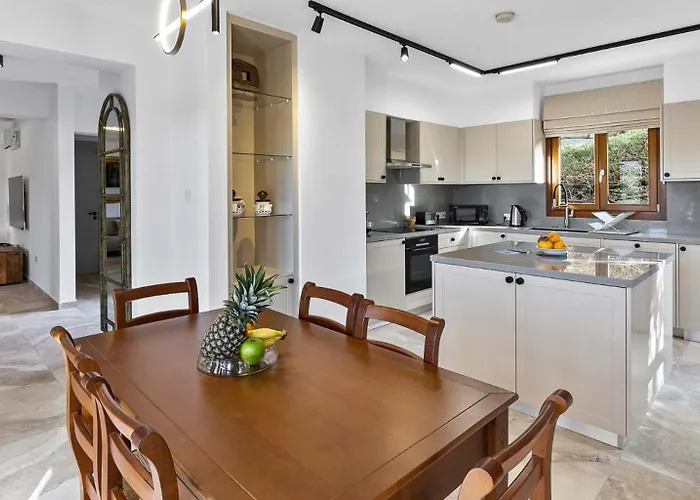 ヴィラ Beautiful, Modern Iz01 With Private Garden And Hot Tub On Aphrodite Hills