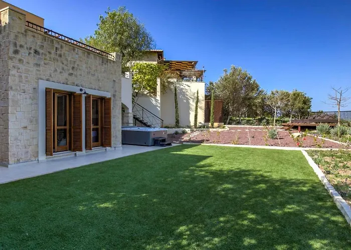 ヴィラ Beautiful, Modern Iz01 With Private Garden And Hot Tub On Aphrodite Hills