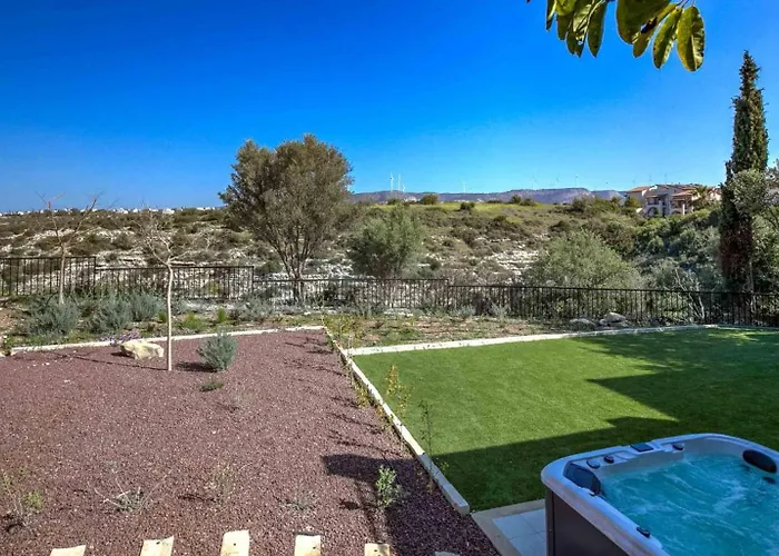 ヴィラ Beautiful, Modern Iz01 With Private Garden And Hot Tub On Aphrodite Hills *